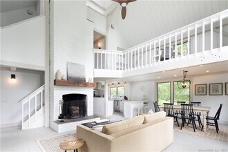 31 Barberry Hill Rd in Sharon, CT - Building Photo - Building Photo