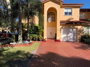 194 Maple Terrace in Davie, FL - Building Photo - Building Photo