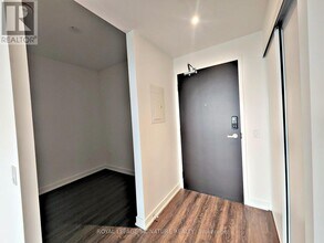 448 Burnhamthorpe Rd W in Mississauga, ON - Building Photo - Building Photo