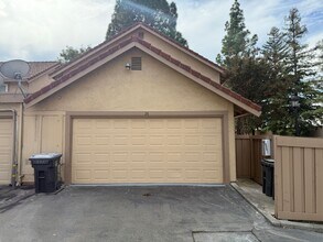 26 Del Prado Cir in Fairfield, CA - Building Photo - Building Photo