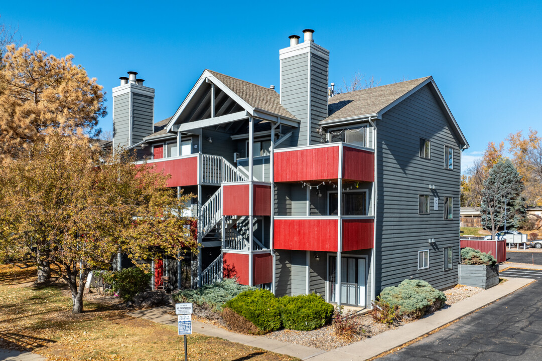 ReNew Foothills in Fort Collins, CO - Foto de edificio