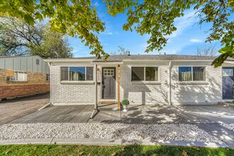 57 Del Mar Cir, Unit 57 in Aurora, CO - Building Photo - Building Photo