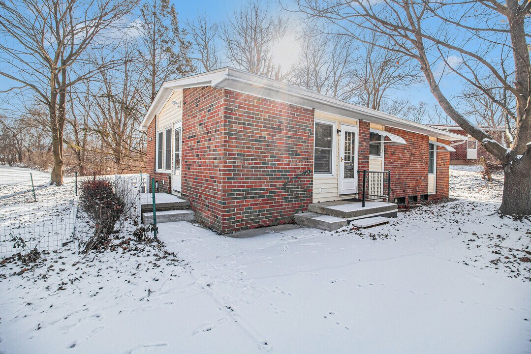 2071 Winewood Ave in Ann Arbor, MI - Building Photo