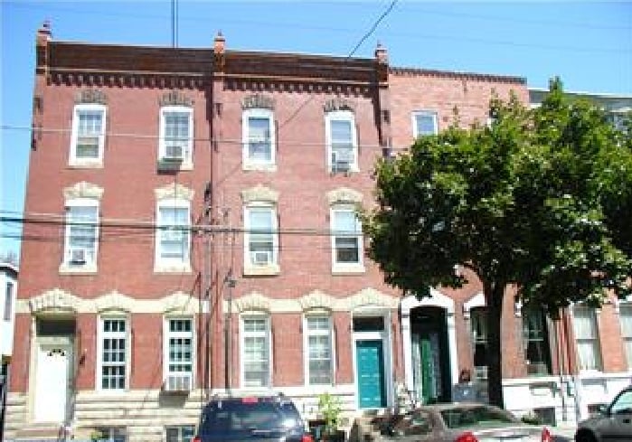 2311 E York St in Philadelphia, PA - Foto de edificio