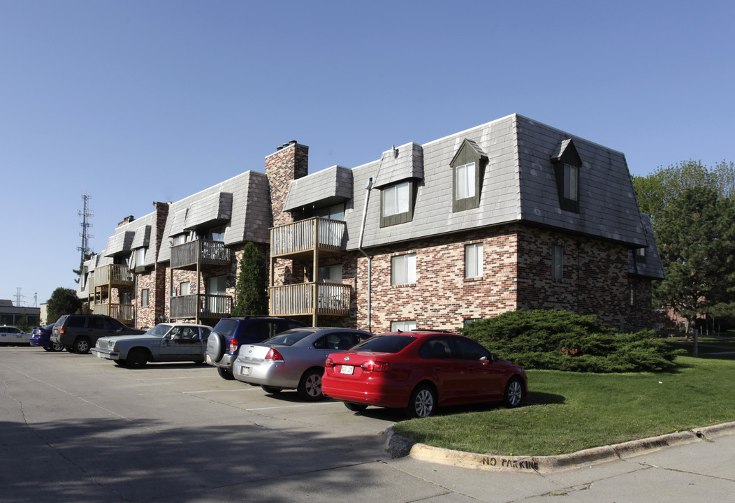 New Towne West Apartments Photo