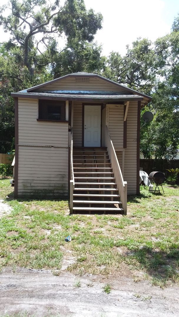 property at 1225 17th St W