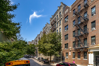 117-143 W 141st St in New York, NY - Building Photo - Primary Photo