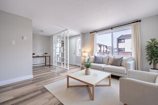 Riverside Place in Kitchener, ON - Building Photo
