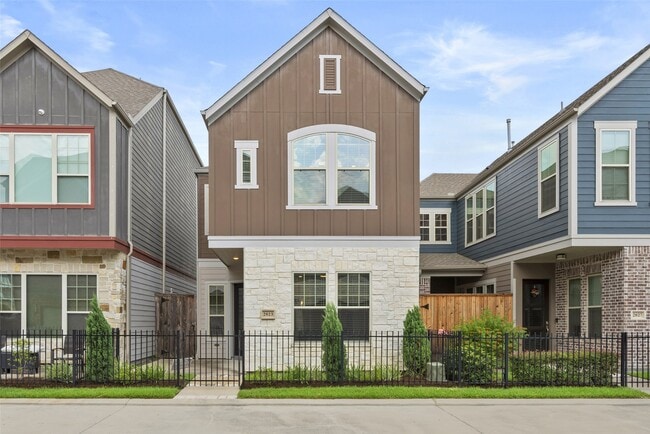 property at 2023 Jadeite Trce