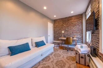 15A Garden St, Unit 2 in Boston, MA - Foto de edificio - Building Photo