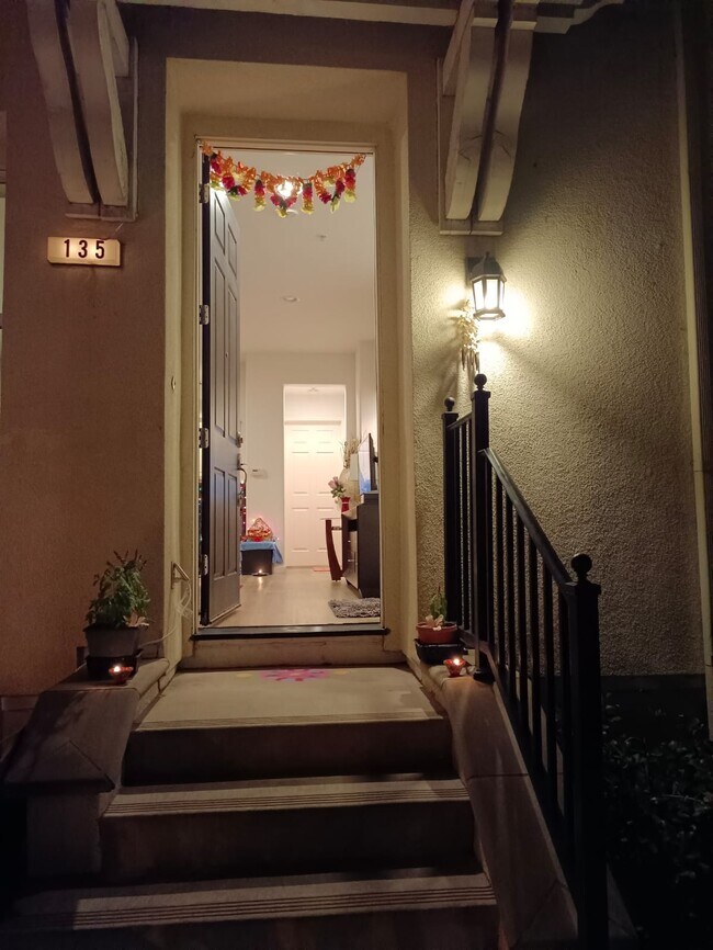 135 Parc Place Dr in Milpitas, CA - Foto de edificio - Building Photo