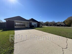4388 Pasture Clear Ct in Zachary, LA - Building Photo - Building Photo