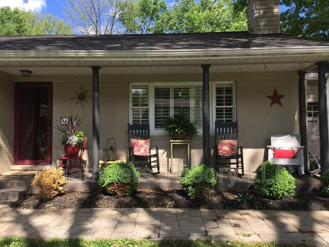 16 Honeybee Ave in Round Hill, VA - Building Photo - Building Photo