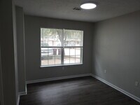 173 Swaying Pine Ct in Crestview, FL - Building Photo - Building Photo