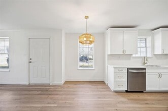 302 W Pelton St in Sherman, TX - Building Photo - Building Photo