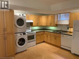 641 Frieburg Dr in Waterloo, ON - Building Photo