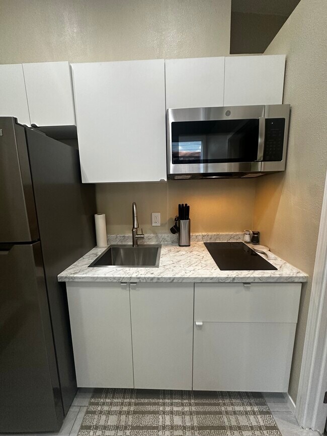 524 Jennings Ave, Unit 524