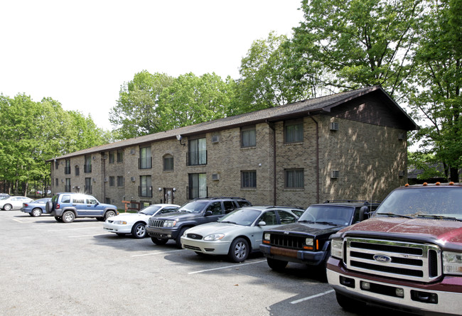 The Highlands Apartments in Butler, PA - Foto de edificio - Building Photo