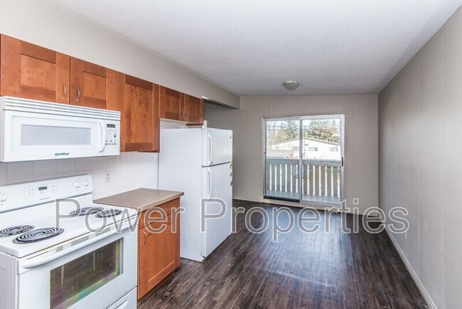 116 Sabrina Way SW in Calgary, AB - Building Photo - Building Photo