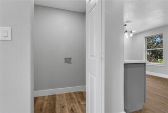 7609 St Lo Rd in Houston, TX - Building Photo - Building Photo