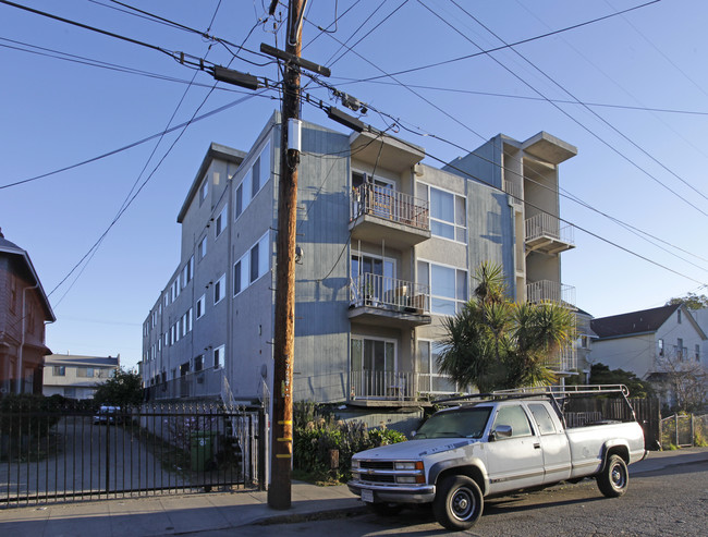 3014 E 19th St in Oakland, CA - Building Photo - Building Photo