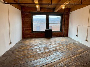 1427 W 9th St in Kansas City, MO - Foto de edificio - Building Photo