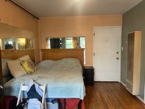 2221 Ocean Ave in Santa Monica, CA - Foto de edificio - Building Photo