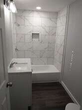 614 Barberry St, Unit 201 in San Antonio, TX - Building Photo - Building Photo