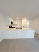 1359 Neria Lp in San Antonio, TX - Building Photo - Building Photo