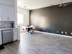 3143 Minturn Way in Rancho Cordova, CA - Foto de edificio - Building Photo