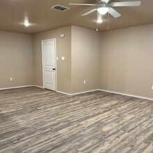 1103 Preston Trails in Wolfforth, TX - Foto de edificio - Building Photo