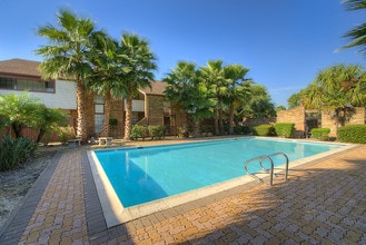 Villa Marina Apartments in Galveston, TX - Building Photo - Building Photo