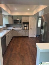 215 E Oxford St in Coopersburg, PA - Building Photo - Building Photo
