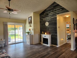 105 Huntmaster Ct in Newport, NC - Foto de edificio - Building Photo