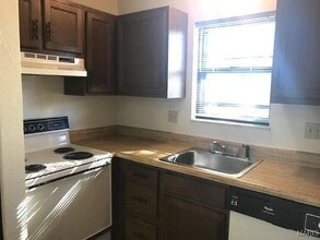 84 Peachtree Ln in Fairview Heights, IL - Building Photo - Building Photo