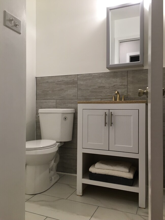 10380 Michael Todd Terrace, Unit 2W in Glenview, IL - Building Photo - Building Photo