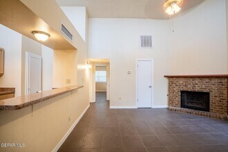 1555 Common Dr in El Paso, TX - Building Photo - Building Photo