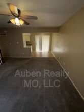 409 NE Westwind Dr in Lee's Summit, MO - Building Photo - Building Photo