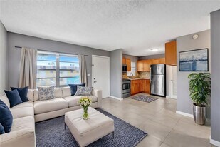 5186 NE 6th Ave in Oakland Park, FL - Building Photo