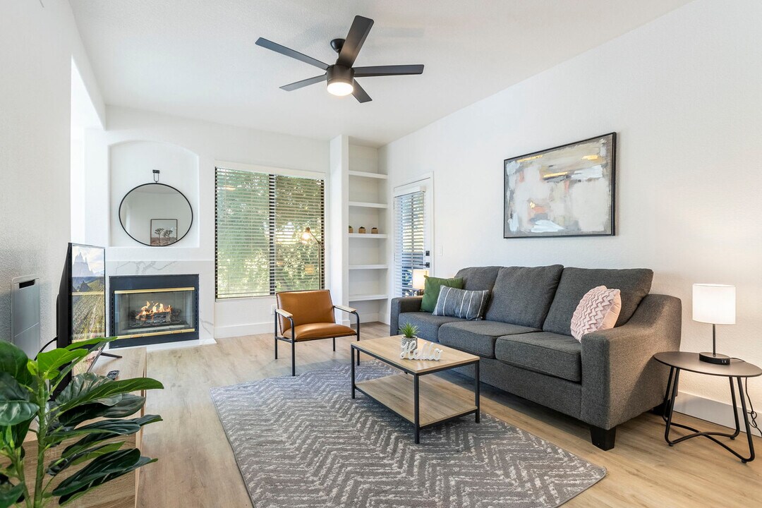 15608 N 71st St in Scottsdale, AZ - Building Photo