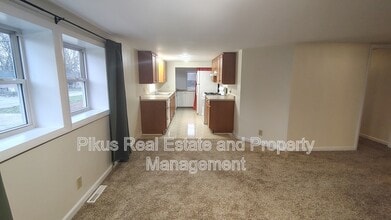 345 Edgewater Ave NW in Massillon, OH - Building Photo - Building Photo