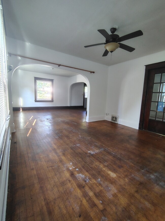 property at 1812 S 4th St