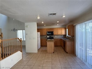 4986 Lime Kiln Ave in Las Vegas, NV - Building Photo - Building Photo