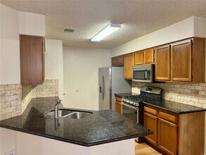 8628 Piney Creek Bend in Austin, TX - Building Photo - Building Photo