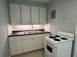 3540 NE 6th Ave in Oakland Park, FL - Building Photo - Building Photo