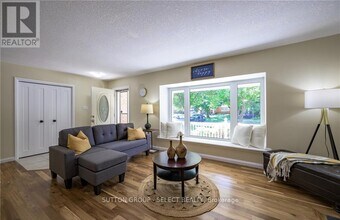 6 Kirkton Ct in London, ON - Building Photo - Building Photo