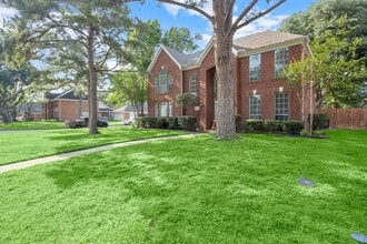 12430 Hammersmith Dr in Tomball, TX - Foto de edificio - Building Photo