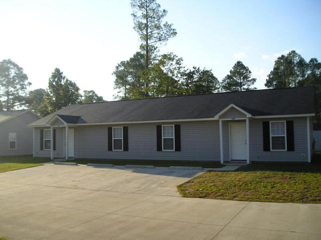 1081 Rulnick St in Fayetteville, NC - Building Photo