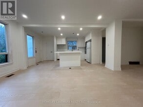265 Neal Dr in Richmond Hill, ON - Building Photo - Building Photo