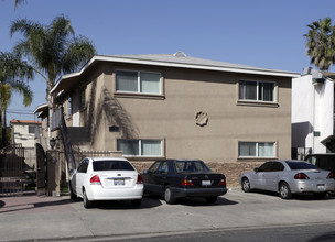 Palm Terrace in San Diego, CA - Building Photo - Building Photo